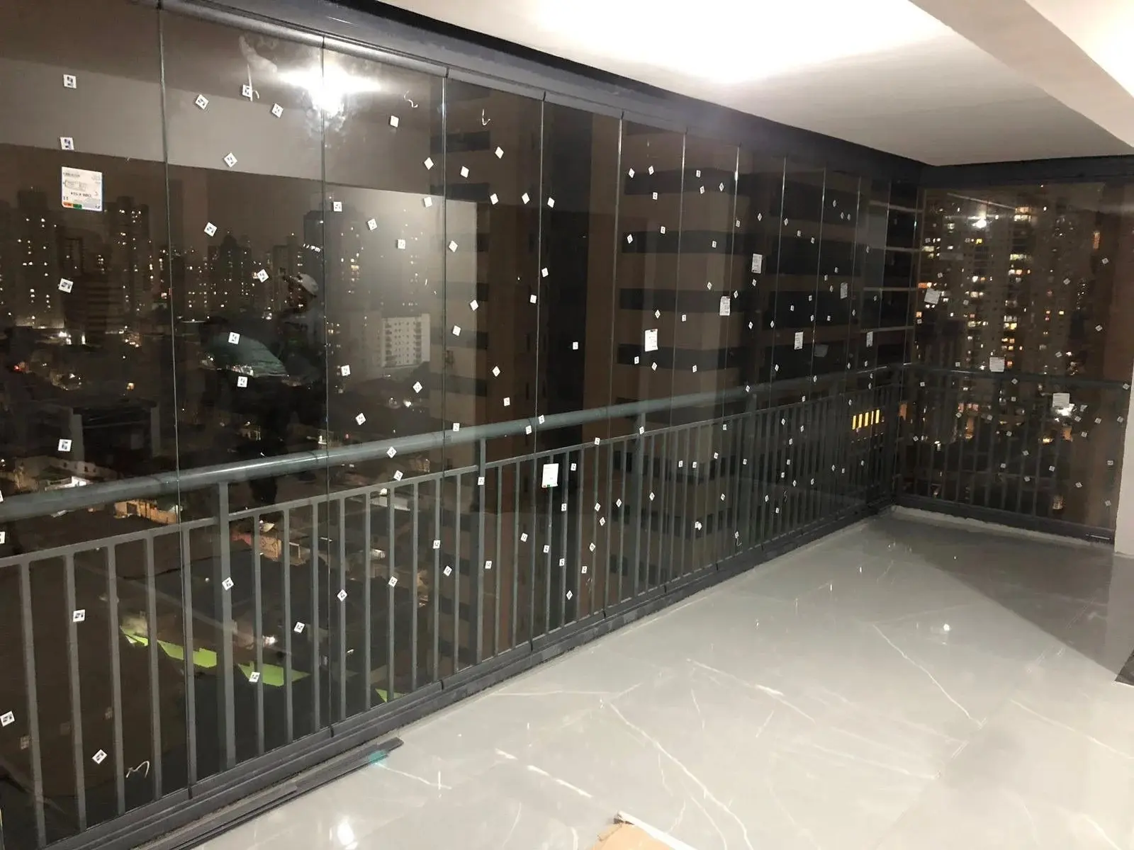 Sacada envidraçada pela Clear System em Santana, São Paulo