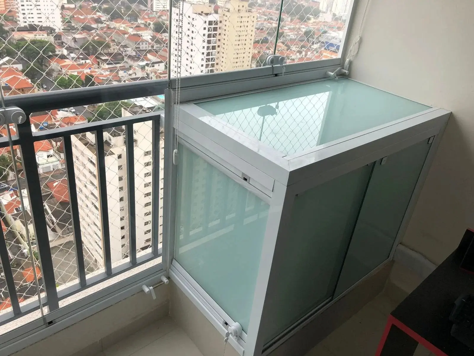 Caixa de ar envidraçada pela Clear System em Pinheiros, São Paulo