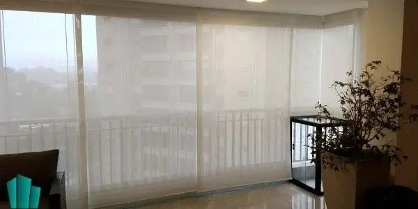 Persianas envidraçada pela Clear System em Pinheiros, São Paulo