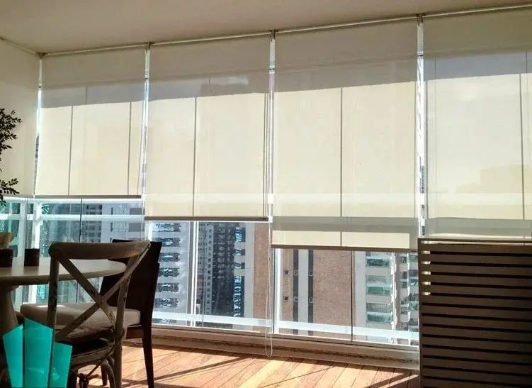 Persianas envidraçada pela Clear System em Vila Mariana, São Paulo